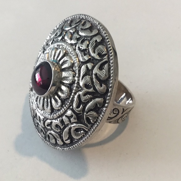 Sterling silver garnet ring - Picture 2 of 5